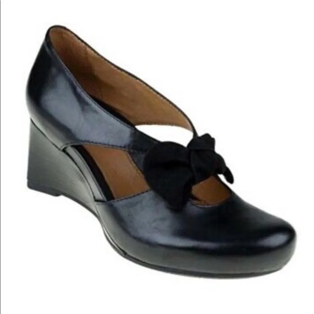 Earthies Bristol Leather Wedge Mary Janes